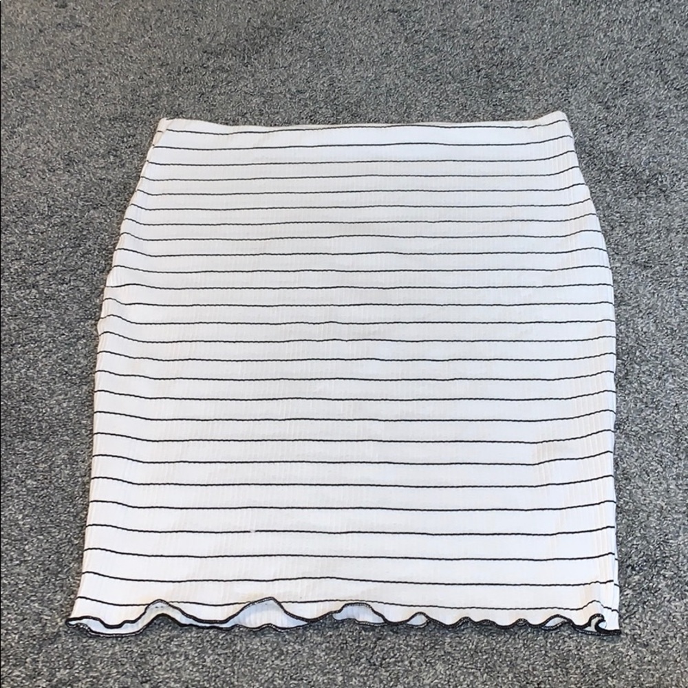 Fashion nova ribbed midi skirt.